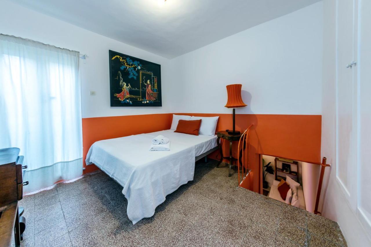 Charming Apartment With Balcony In The Historic Center Neapel Exteriör bild