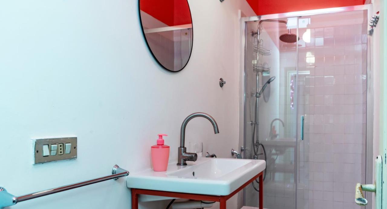Charming Apartment With Balcony In The Historic Center Neapel Exteriör bild